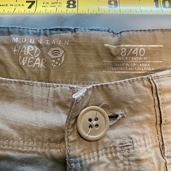 Mountain Hardware Hiking Shorts 8 - Picture 4 of 4